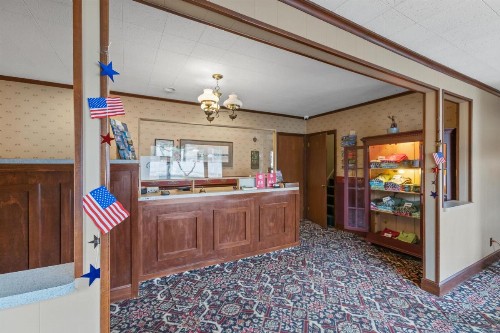 Glass House Inn Erie Near I-90 & I-79 - image 22