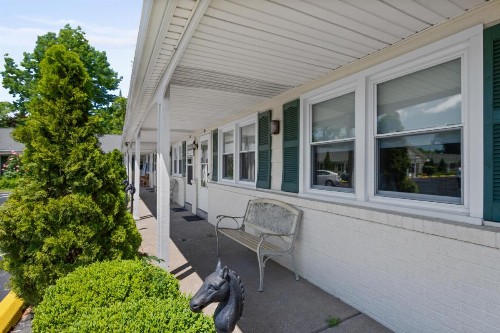Glass House Inn Erie Near I-90 & I-79 - image 24