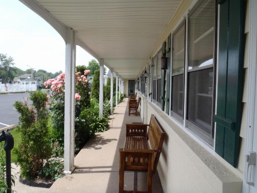 Glass House Inn Erie Near I-90 & I-79 - image 28