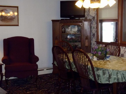 Glass House Inn Erie Near I-90 & I-79 - image 30