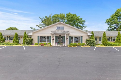Glass House Inn Erie Near I-90 & I-79 - image 9
