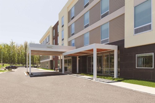 Home2 Suites by Hilton Erie - image 2