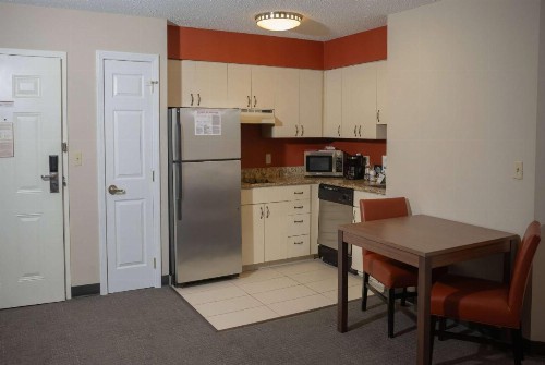 Hawthorn Suites by Wyndham Erie - image 13