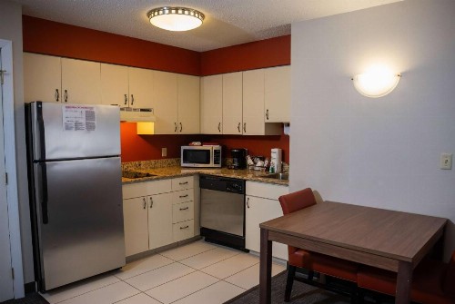 Hawthorn Suites by Wyndham Erie - image 18