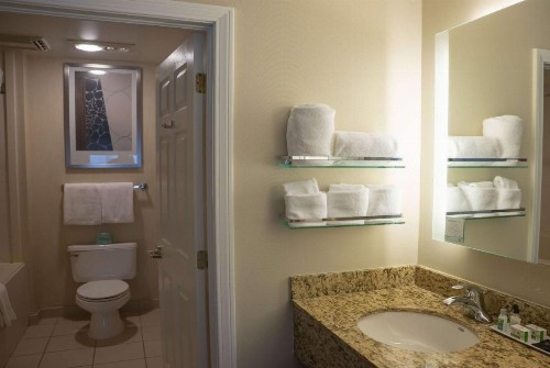 Hawthorn Suites by Wyndham Erie - image 24
