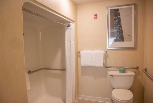 Hawthorn Suites by Wyndham Erie - image 31