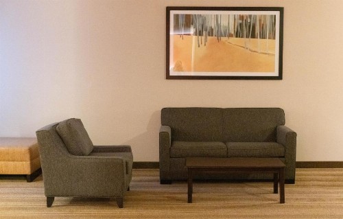 Hawthorn Suites by Wyndham Erie - image 50