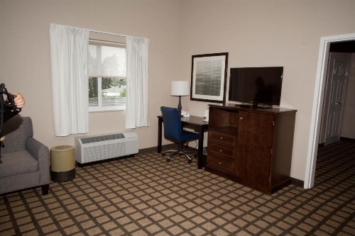 Baymont by Wyndham Erie - image 20