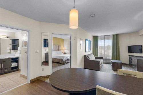 Candlewood Suites Erie an IHG Hotel - image 24