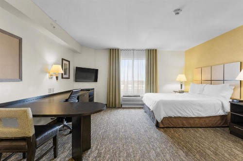 Candlewood Suites Erie an IHG Hotel - image 26