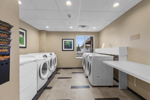 Candlewood Suites Erie an IHG Hotel - image 35
