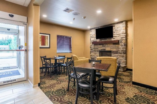 Cobblestone Hotel & Suites - Harborcreek - image 10
