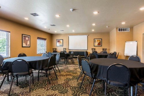 Cobblestone Hotel & Suites - Harborcreek - image 12