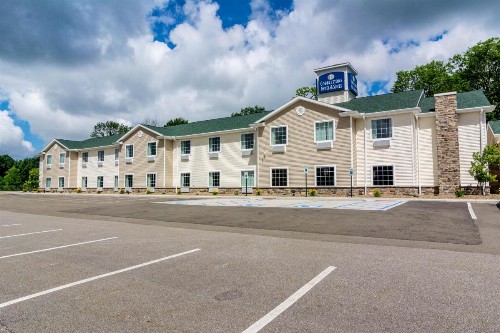 Cobblestone Hotel & Suites - Harborcreek - image 2