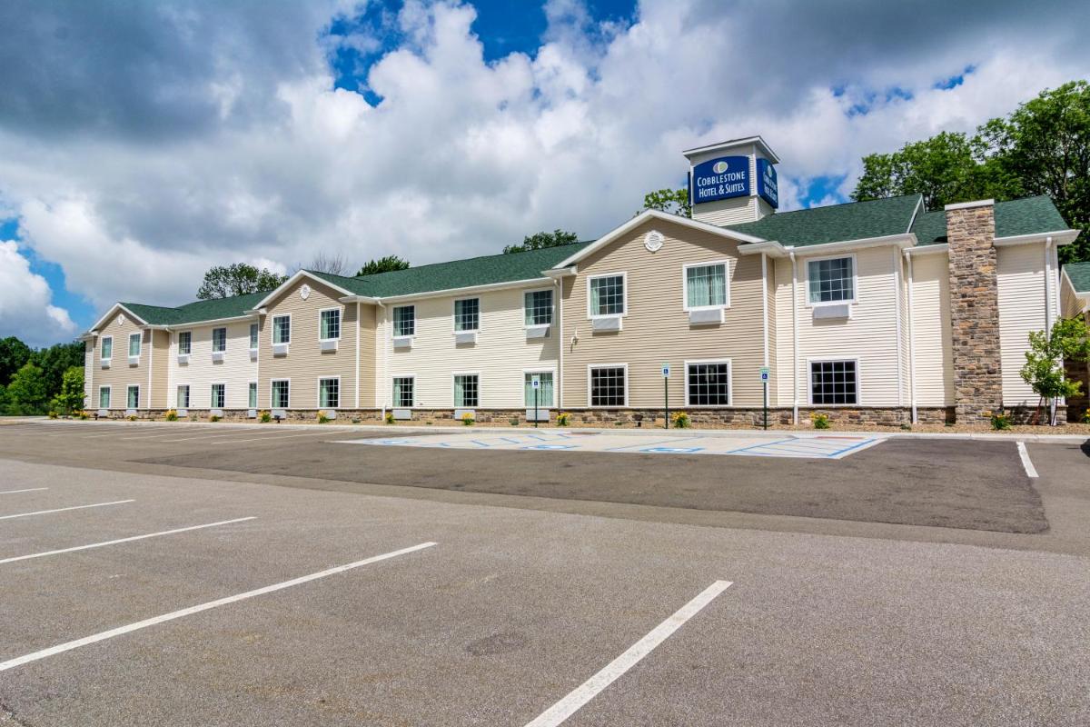 Cobblestone Hotel & Suites - Harborcreek - image 2