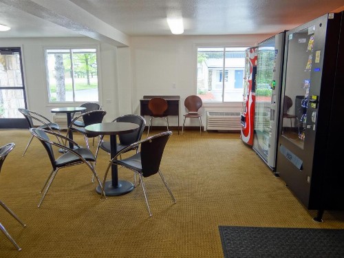 Motel 6-Erie PA - image 12