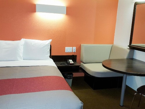 Motel 6-Erie PA - image 15