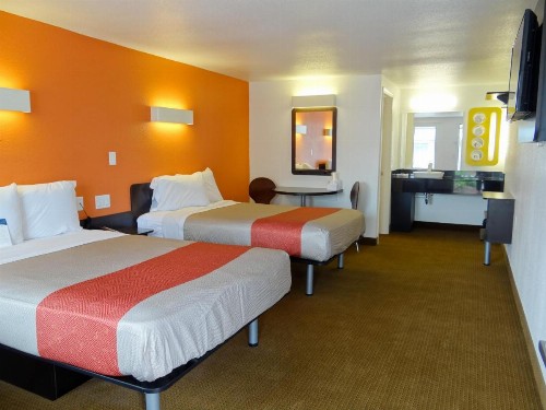 Motel 6-Erie PA - image 30