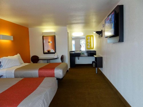 Motel 6-Erie PA - image 35