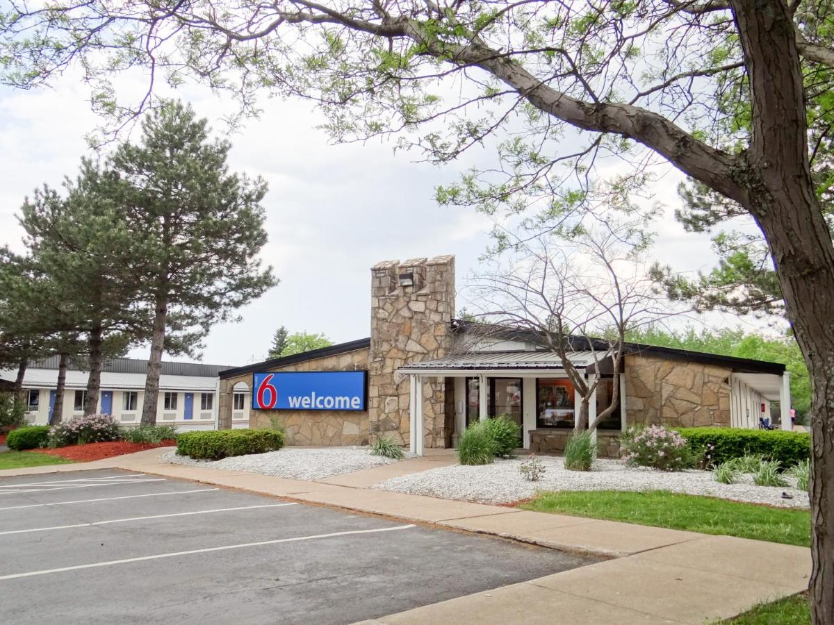 Motel 6-Erie PA - image 5