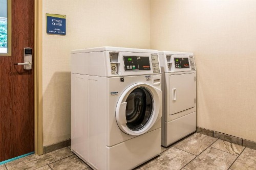 Cobblestone Hotel & Suites - Erie - image 13
