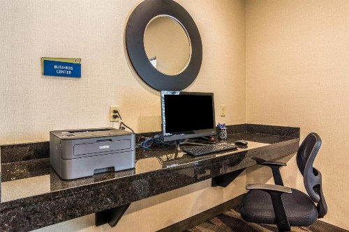 Cobblestone Hotel & Suites - Erie - image 14