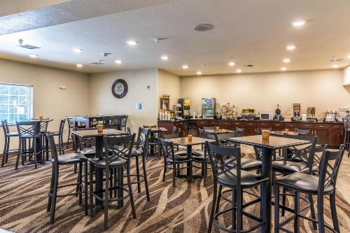 Cobblestone Hotel & Suites - Erie - image 23