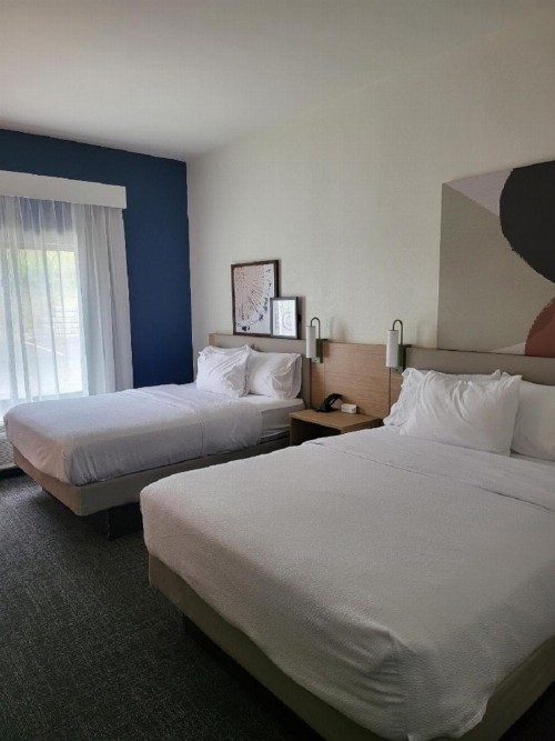 Best Western Plus Erie Inn & Suites - image 2