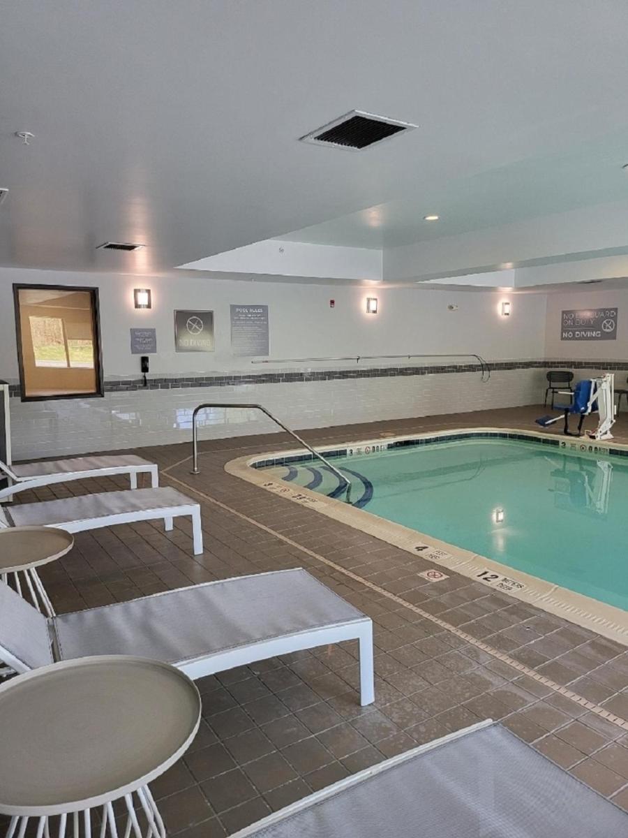 Best Western Plus Erie Inn & Suites - image 3