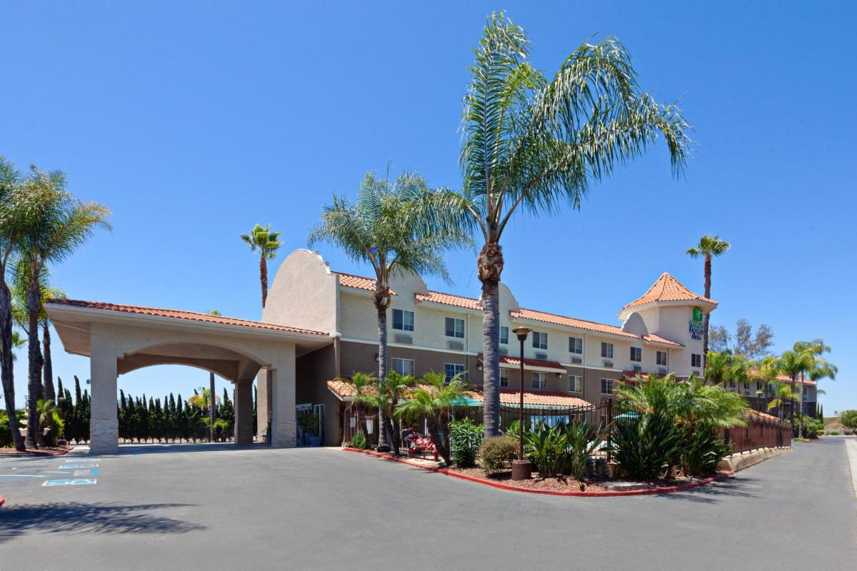 Holiday Inn Express Hotel & Suites San Diego-Escondido an IHG Hotel - main image