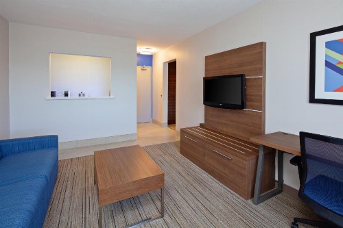 Holiday Inn Express Hotel & Suites San Diego-Escondido an IHG Hotel - image 11