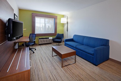 Holiday Inn Express Hotel & Suites San Diego-Escondido an IHG Hotel - image 19