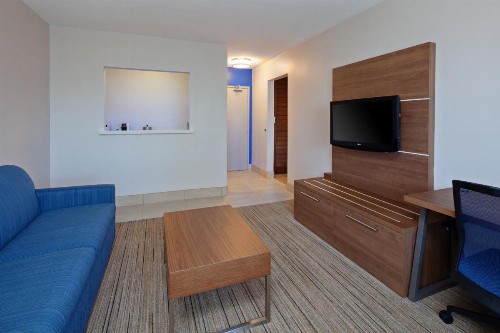 Holiday Inn Express Hotel & Suites San Diego-Escondido an IHG Hotel - image 36