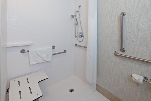 Holiday Inn Express Hotel & Suites San Diego-Escondido an IHG Hotel - image 4