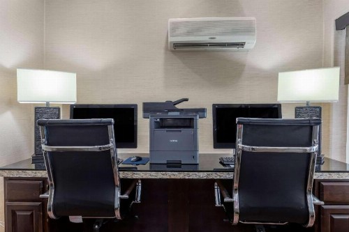 Comfort Inn Escondido San Diego North County - image 3