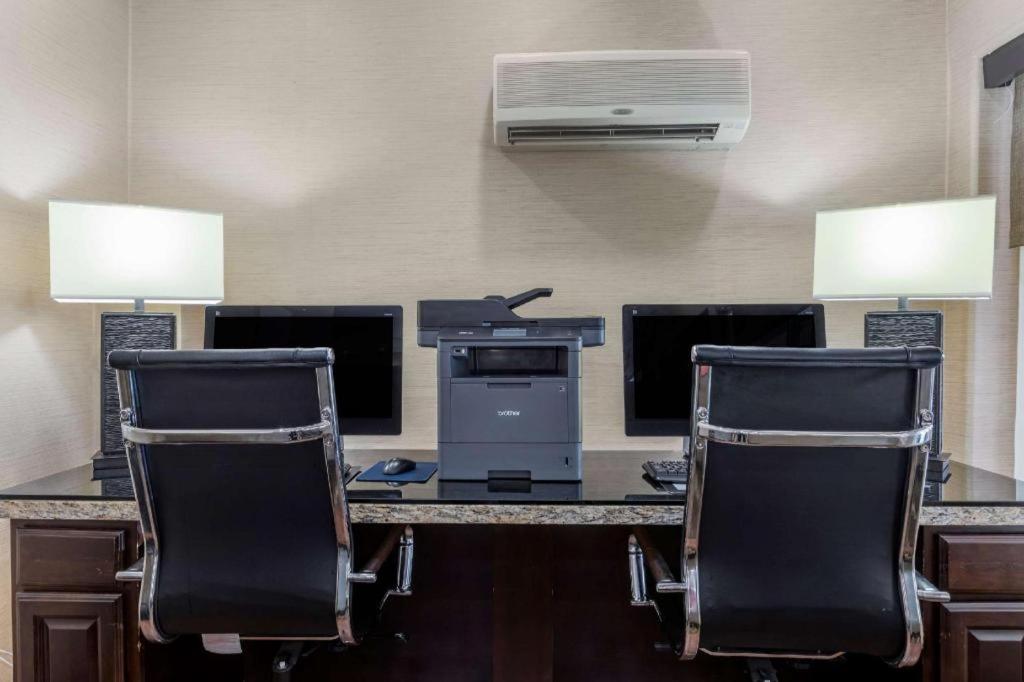 Comfort Inn Escondido San Diego North County - image 3