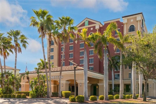 Embassy Suites Fort Myers - Estero - image 1