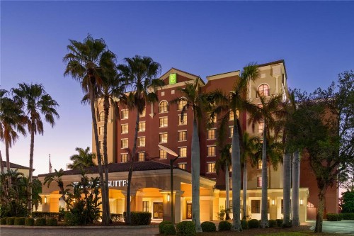 Embassy Suites Fort Myers - Estero - image 4