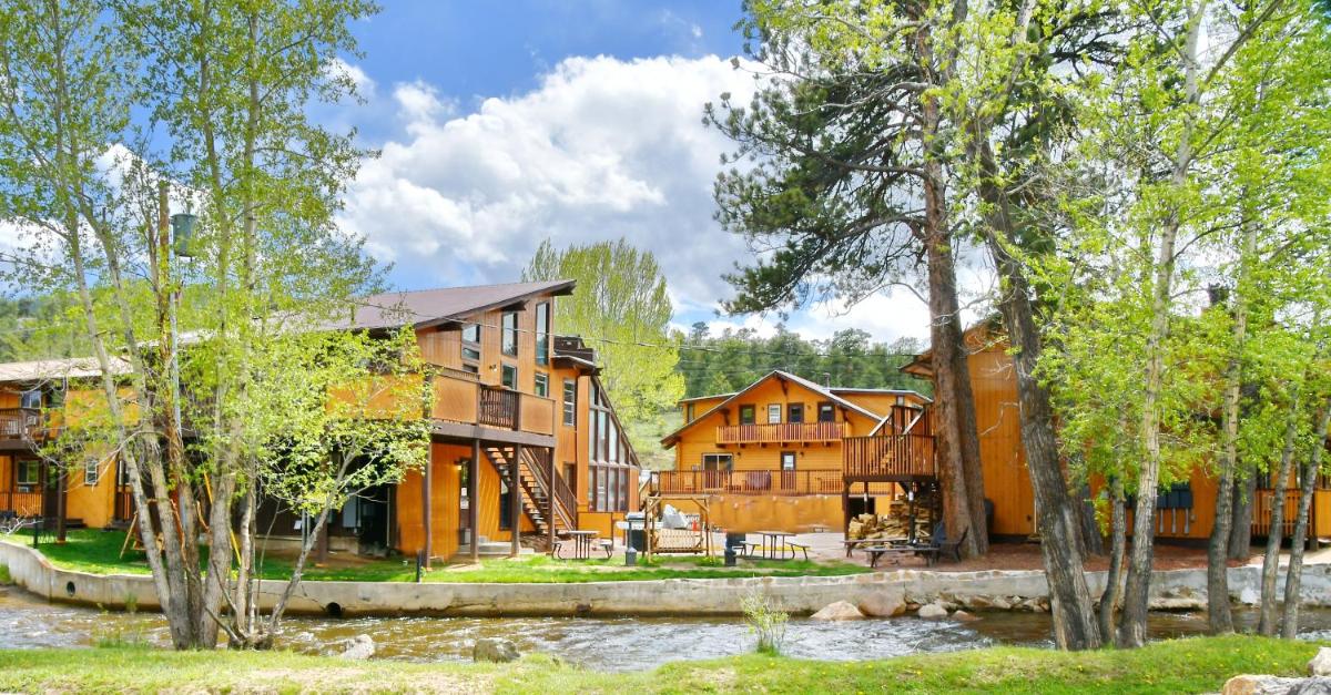 Murphy's River Lodge - main image