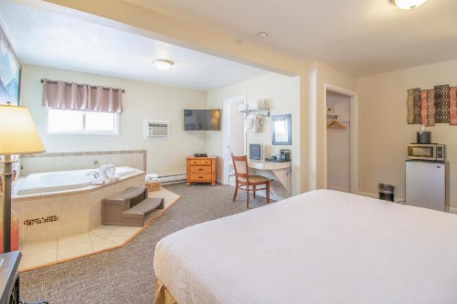 Murphy's River Lodge - image 38