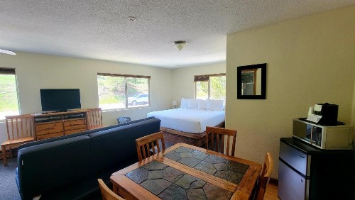 Murphy's River Lodge - image 6