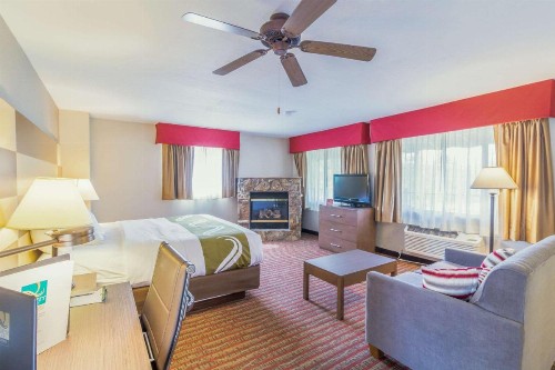 Quality Inn near Rocky Mountain National Park - image 17