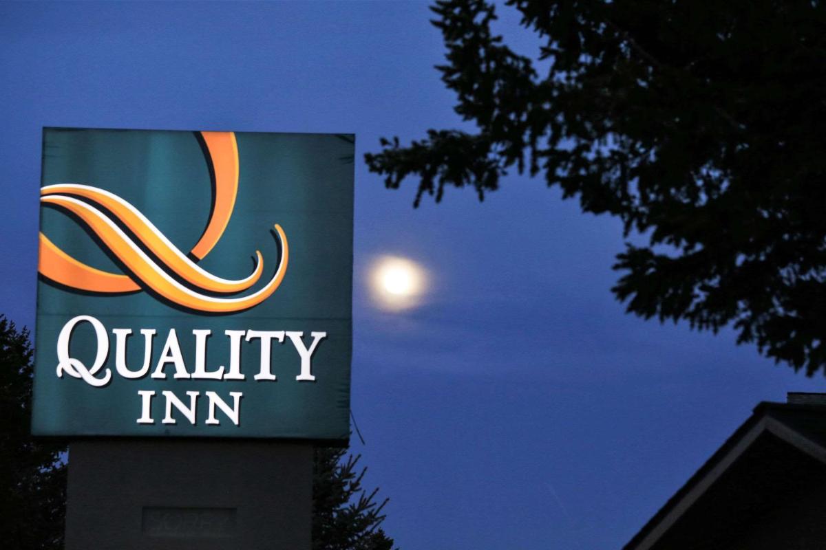 Quality Inn near Rocky Mountain National Park - image 2