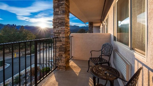 Best Western Plus Silver Saddle Inn - image 13