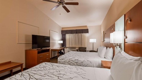 Best Western Plus Silver Saddle Inn - image 23