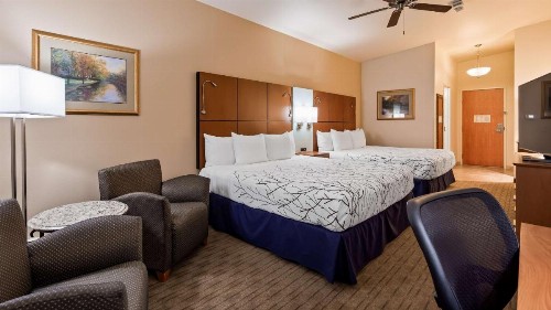 Best Western Plus Silver Saddle Inn - image 25