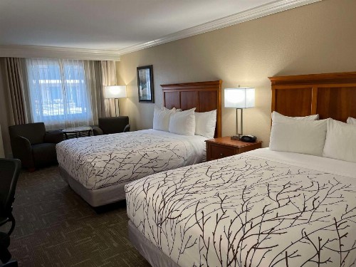 Best Western Plus Silver Saddle Inn - image 32