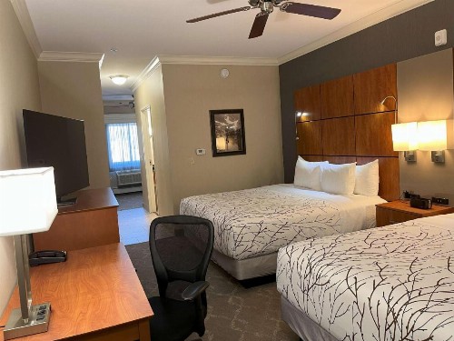 Best Western Plus Silver Saddle Inn - image 34