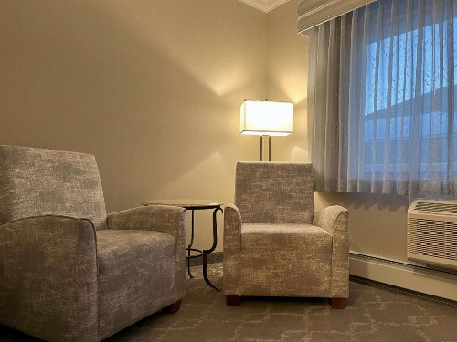 Best Western Plus Silver Saddle Inn - image 37