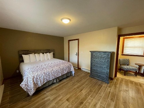 Estes Mountain Lodge - image 10